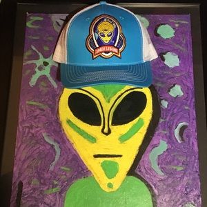 SPACE LEGEND Alien mesh trucker hat